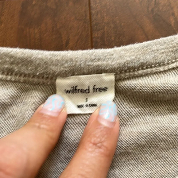 Aritzia Long  Sleeve Top - Picture 2 of 9